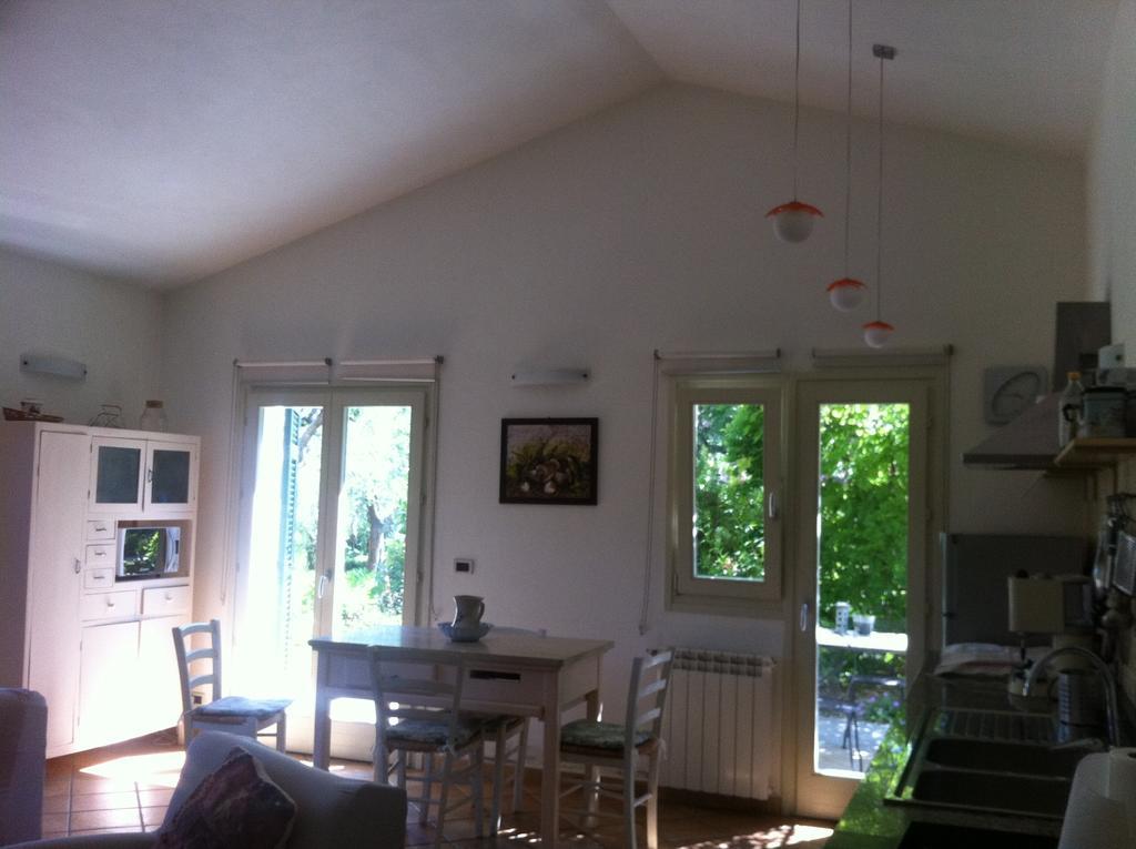 La Casa Di Fedra Villa Империа Стая снимка