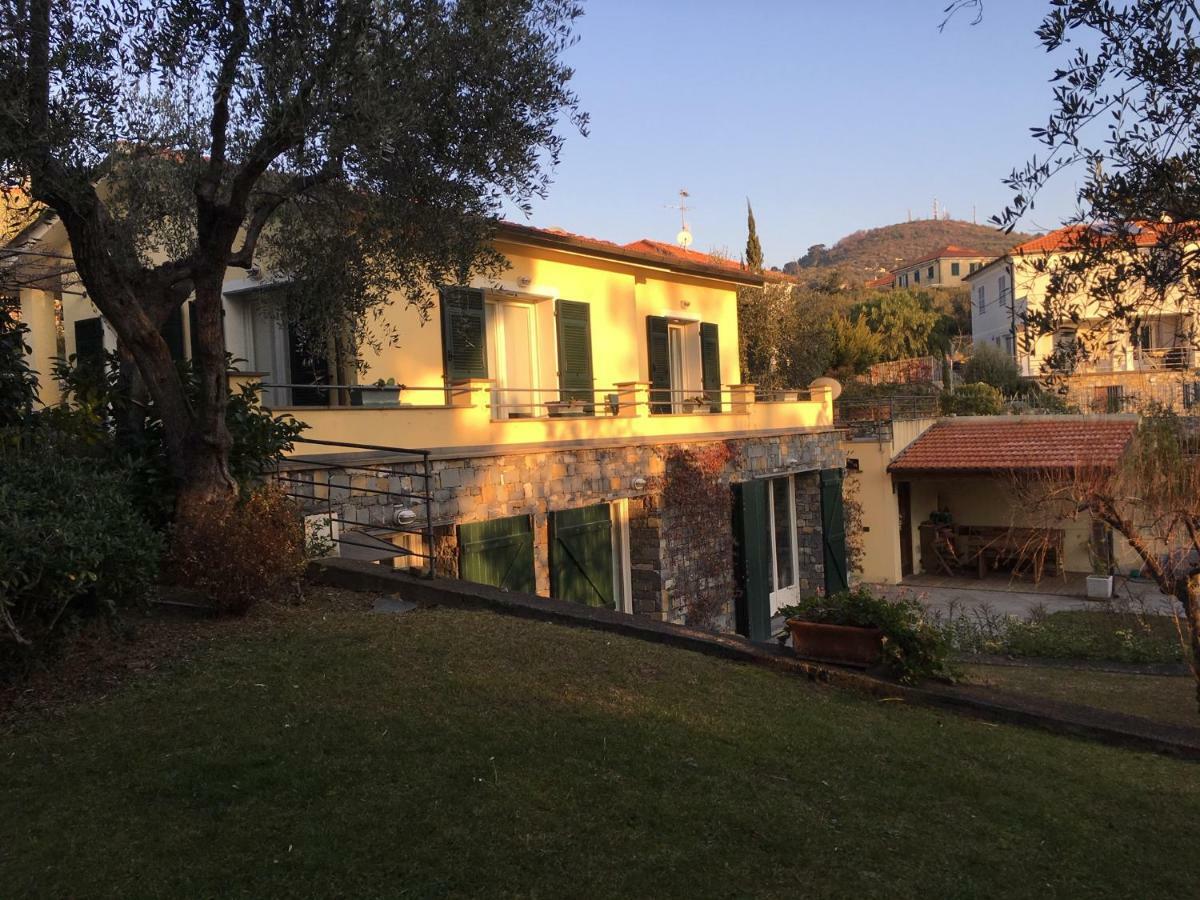 La Casa Di Fedra Villa Империа Екстериор снимка