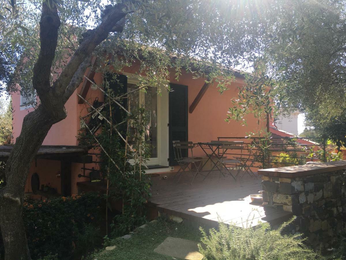 La Casa Di Fedra Villa Империа Екстериор снимка
